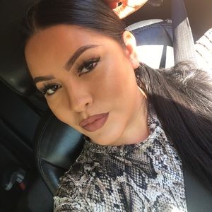 Meet your Posher, Perla